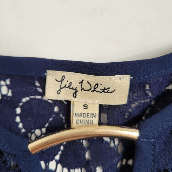 Lily White Navy Blue Floral Lace Cold Shoulder 3/4 Sleeve Blouse Top Size Small - Picture 9 of 13